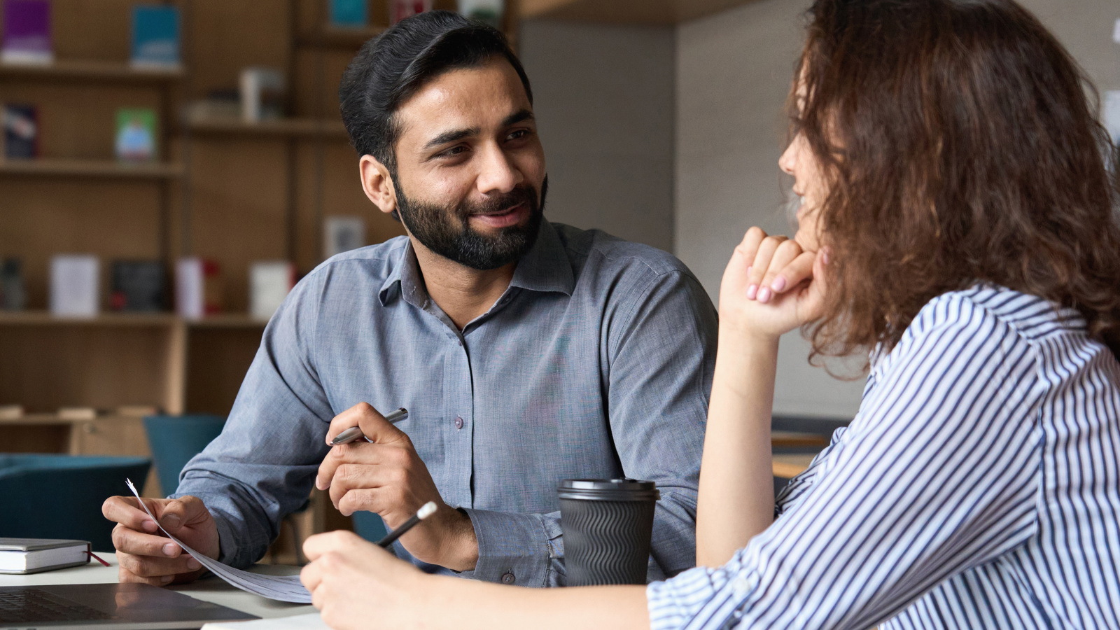 HR executive meeting with employee