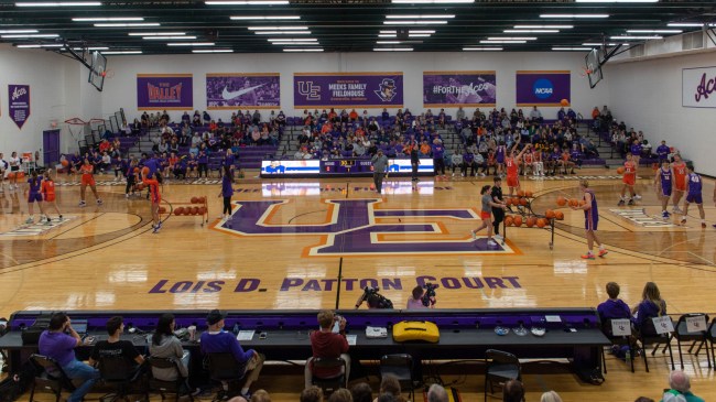 Evansville basketball teams at Meeks Family Fieldhouse