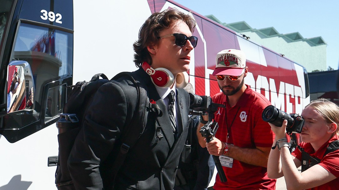 John Mateer Thumb Injury Status Texas Hide Hand