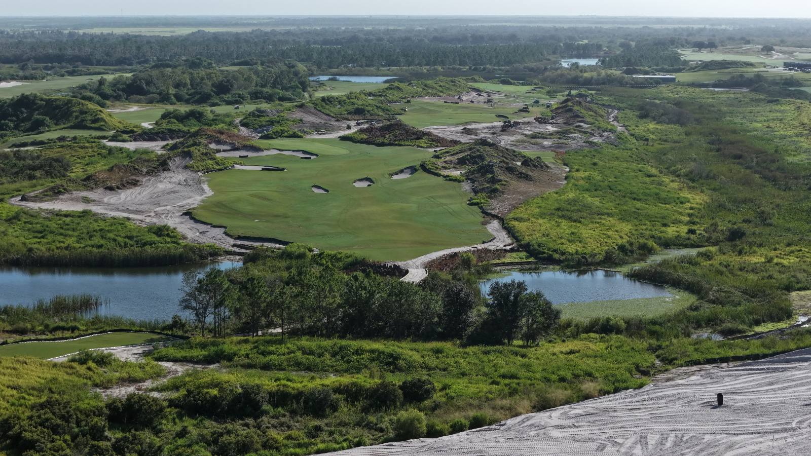 aerial view of Streamsong Golf Resort 5th golf course designed by David McLay-Kidd