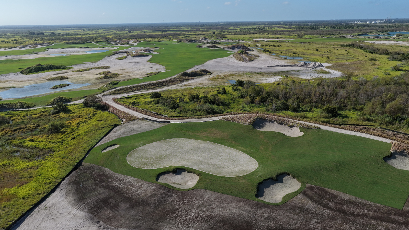 aerial view of Streamsong Golf Resort 5th golf course designed by David McLay-Kidd