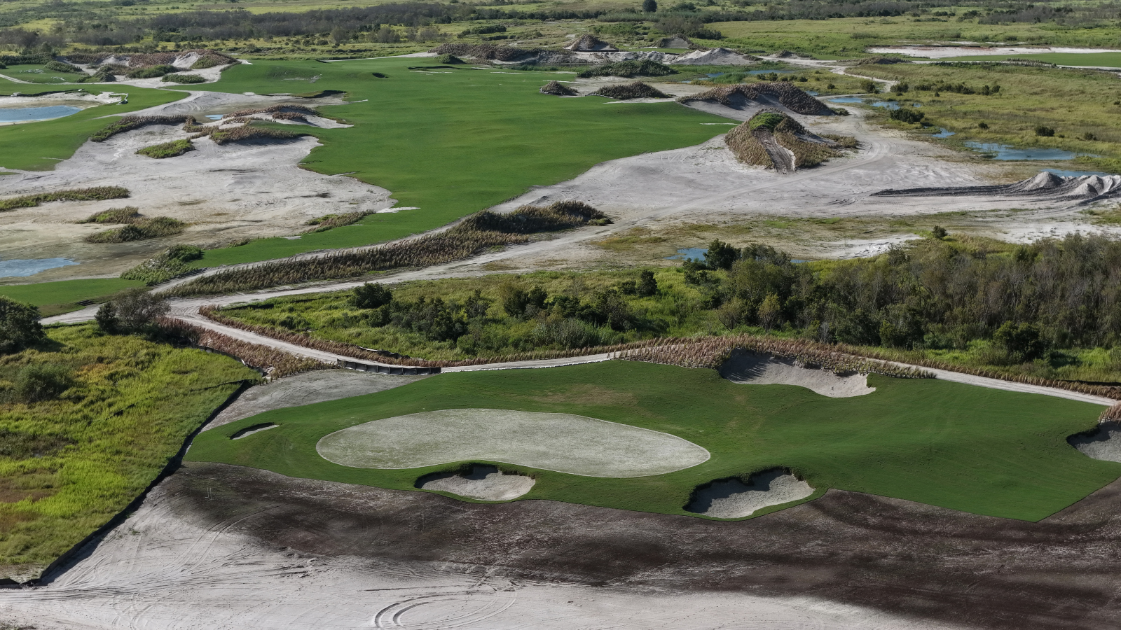 aerial view of Streamsong Golf Resort 5th golf course designed by David McLay-Kidd