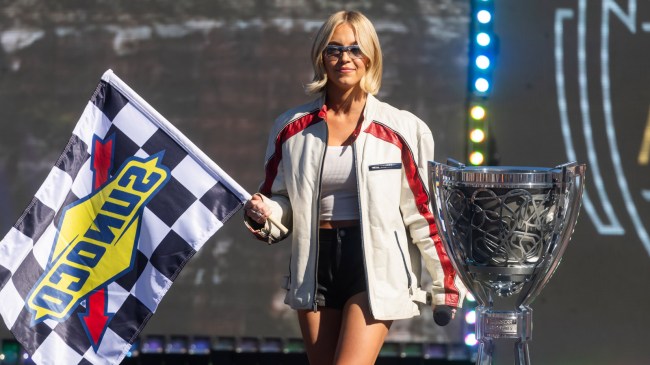 Actress-Sydney-Sweeney-brings-out-the-checkered-flag