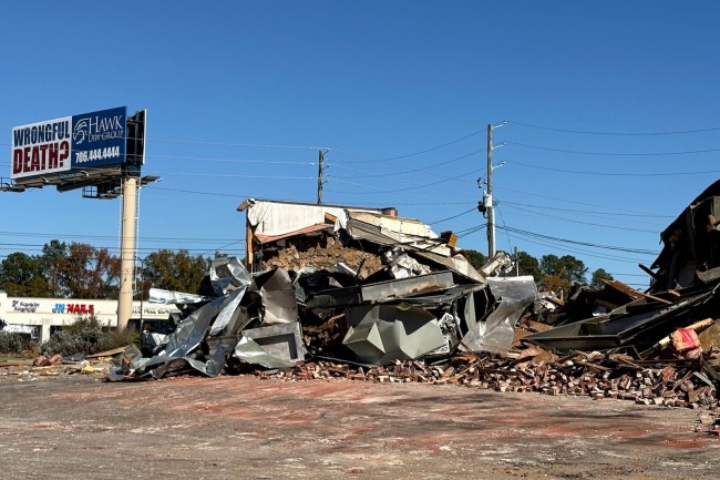 Hooters in Augusta being torn down