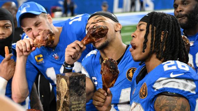 Lions eat turkey after winning on Thanksgiving