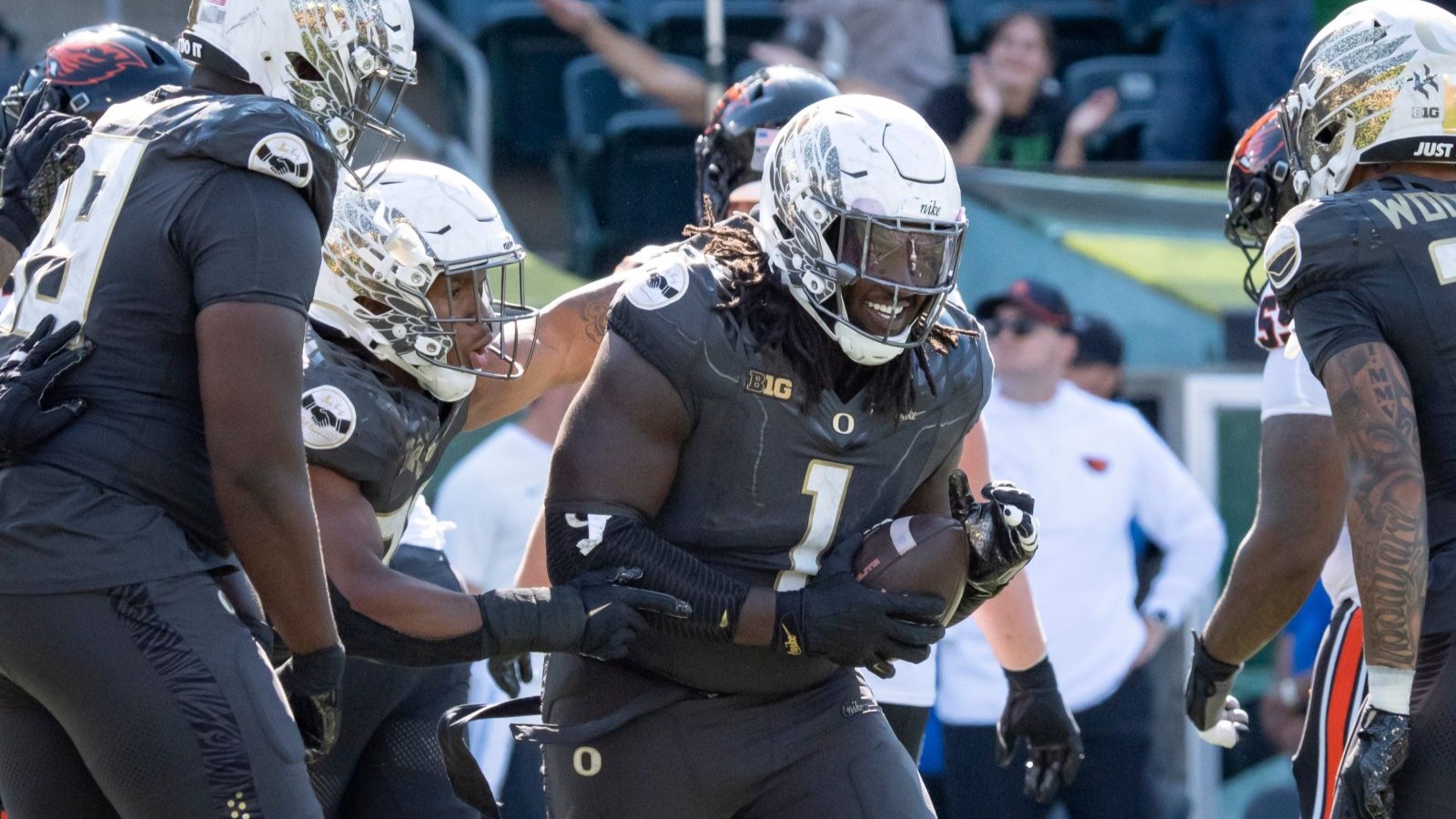 Oregon DT Bear Alexander’s Transfer Portal Decision Stuns The College Football World