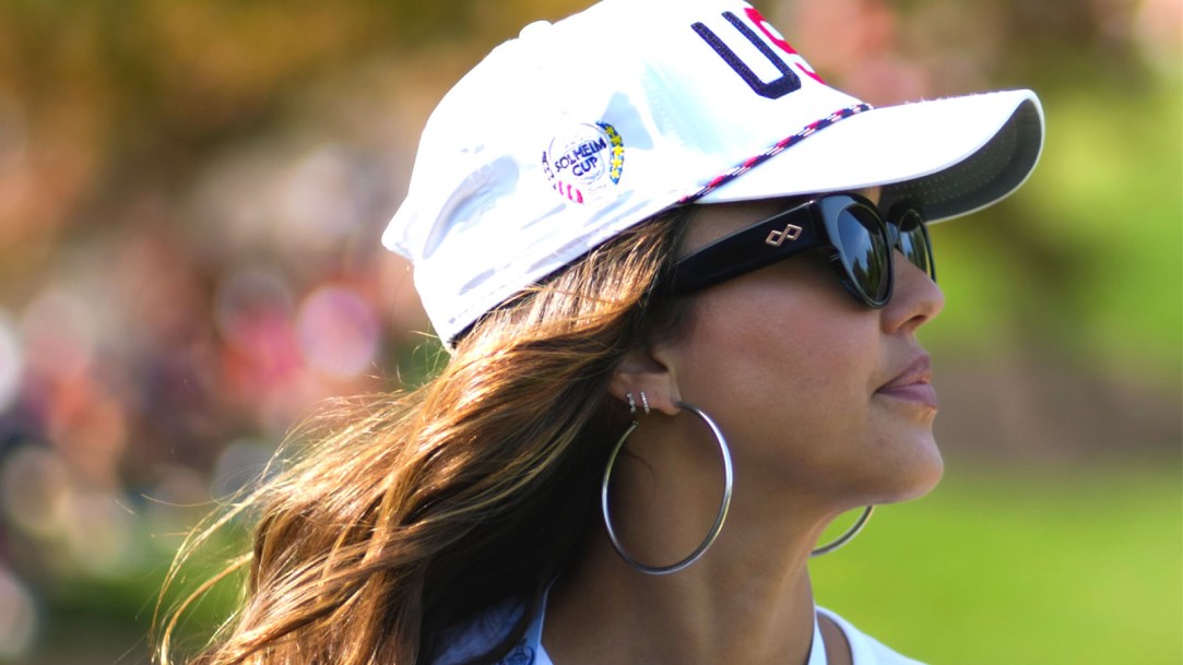 Jessica-Alba-at-Solheim-Cup