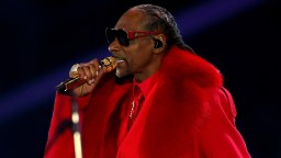 NFL Fans Loved Snoop Dogg’s Netflix NFL Halftime Show On Christmas