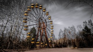 Old-ferris-wheel-in-the-ghost-town-of-Pripyat-Chernobyl-exclusion-zone