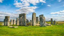 Archaeologists Make Groundbreaking Discovery About Ring Of Deep 4,000-Year-Old Pits Near Stonehenge
