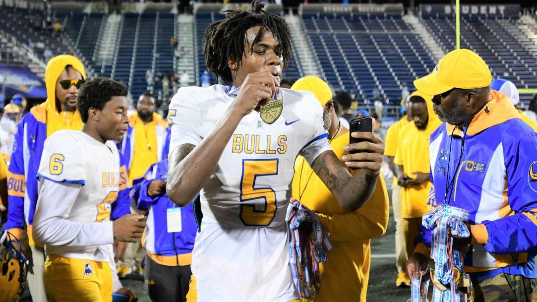 Calvin Russell Commit Syracuse Sign Recruiting Miami Michigan NIL Money