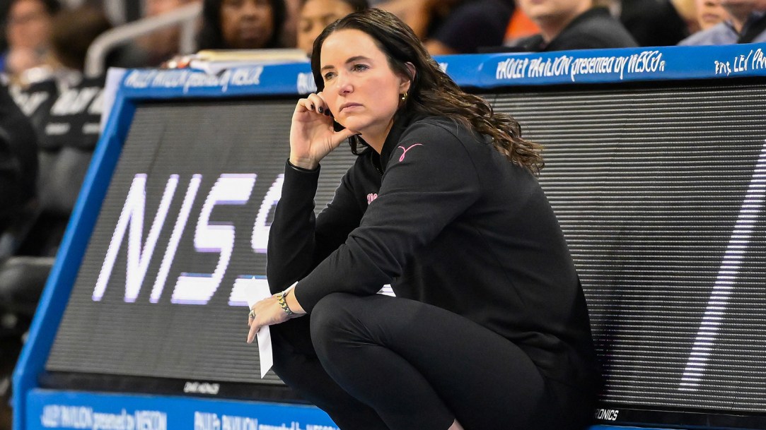 Illinois Shot Clock Violation Basketball Shauna Green