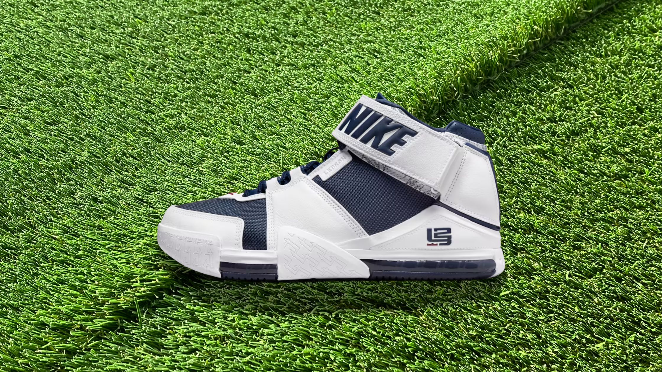 LeBron 2 'Midnight Navy' 