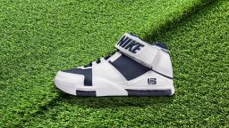 A Look Back At The NFL Players Who Used To Wear Nike Basketball Shoes Instead Of Cleats