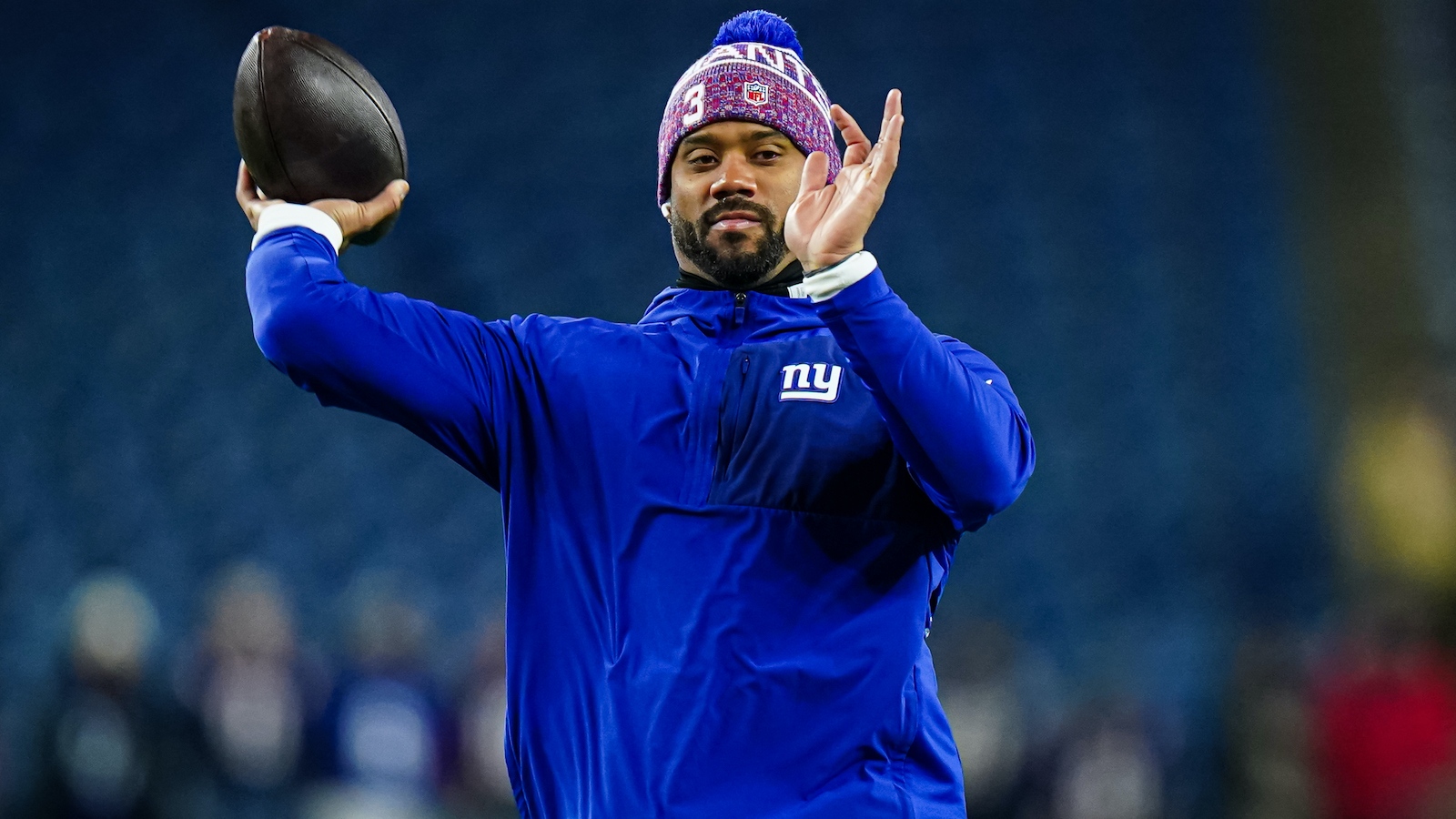 russell wilson warming up