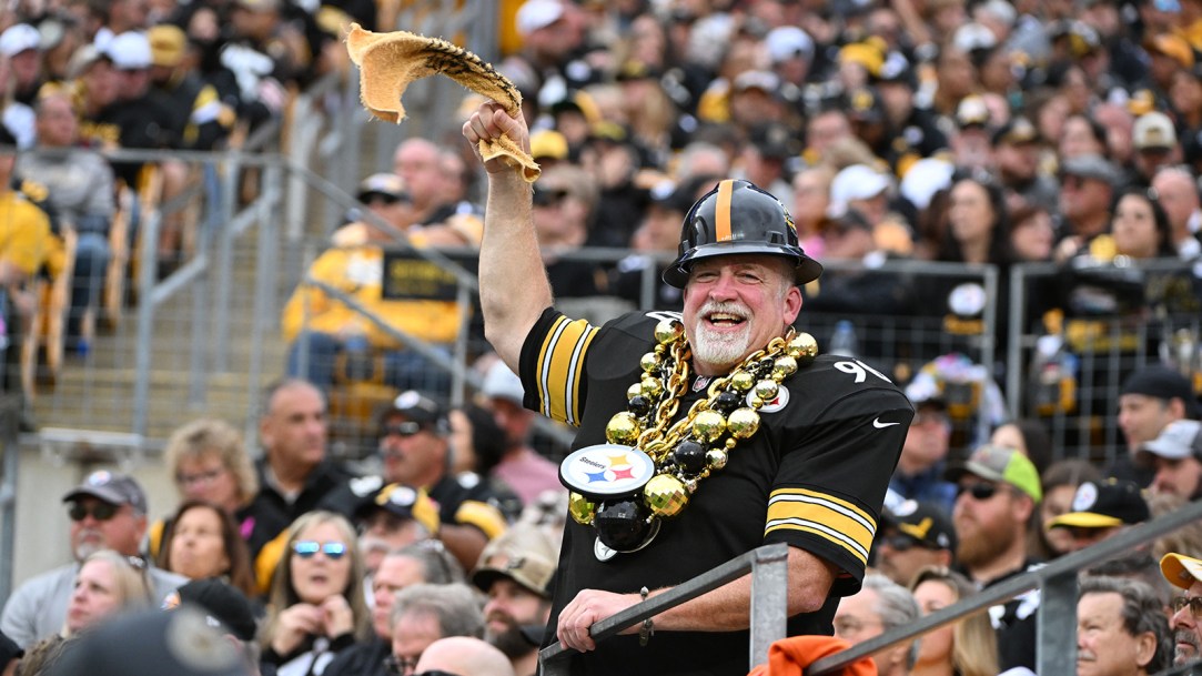 Steelers Fans Takeover Cleveland Browns Muth Chant Huntington Bank Field