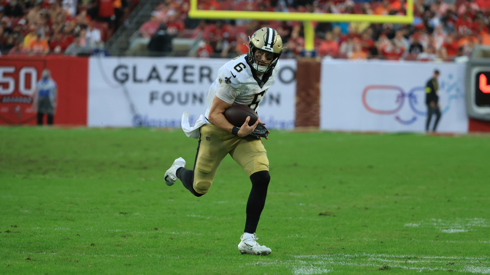 New Orleans Saints quarterback Tyler Shough