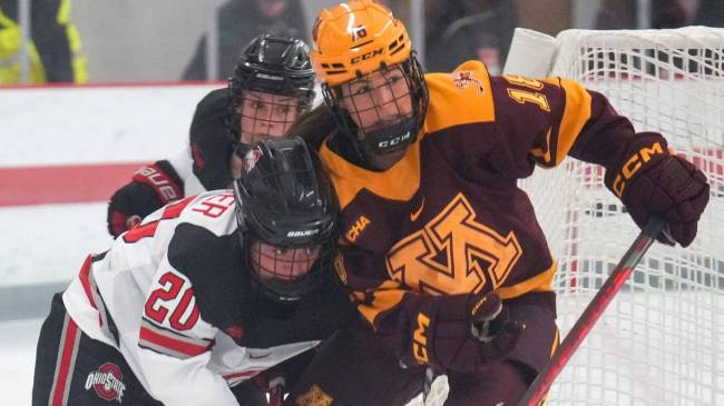 Minnesota hockey forward Abbey Murphy