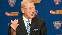 College Football Fans Send Prayers For Lou Holtz Who Is Reportedly In Hospice Care In Indiana