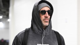 Aaron Rodgers Criticized For Taking Shot At ‘Twitter And TV Experts’ Despite Simultaneously Being An Infamous ‘Doing My Own Research’ Guy