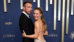 Watch Cher Brutally Tell Dax Shepard That His Wife Kristen Bell Should’ve Done Better: ‘I Don’t See [It]’