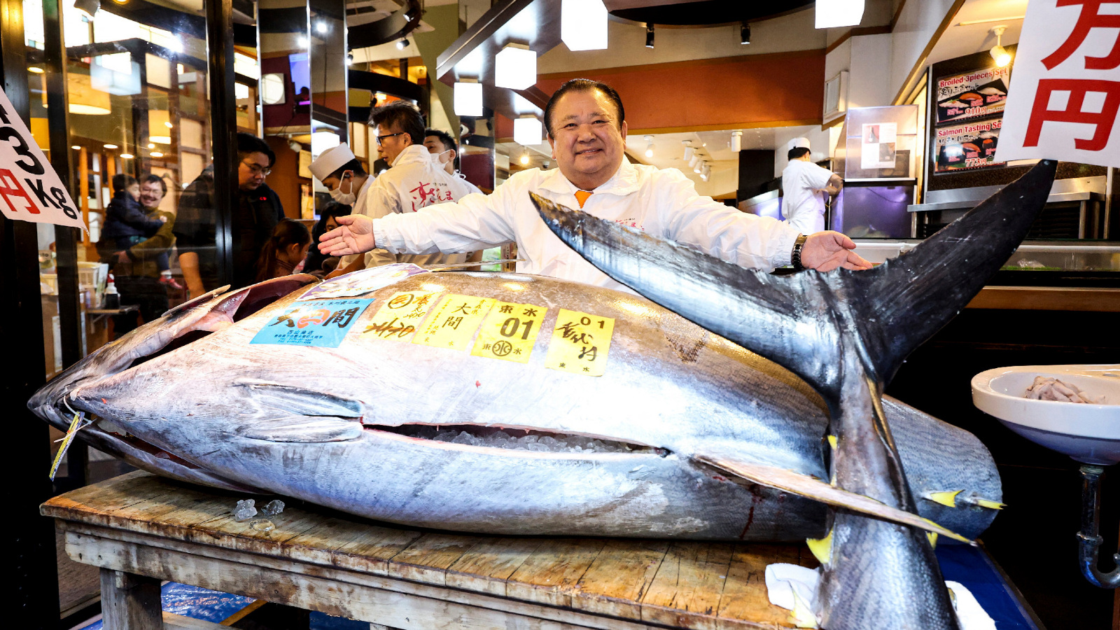 Tuna King of Japan Kiyoshi Kimuray shows off record setting bluefin tuna bought at 2026 auction