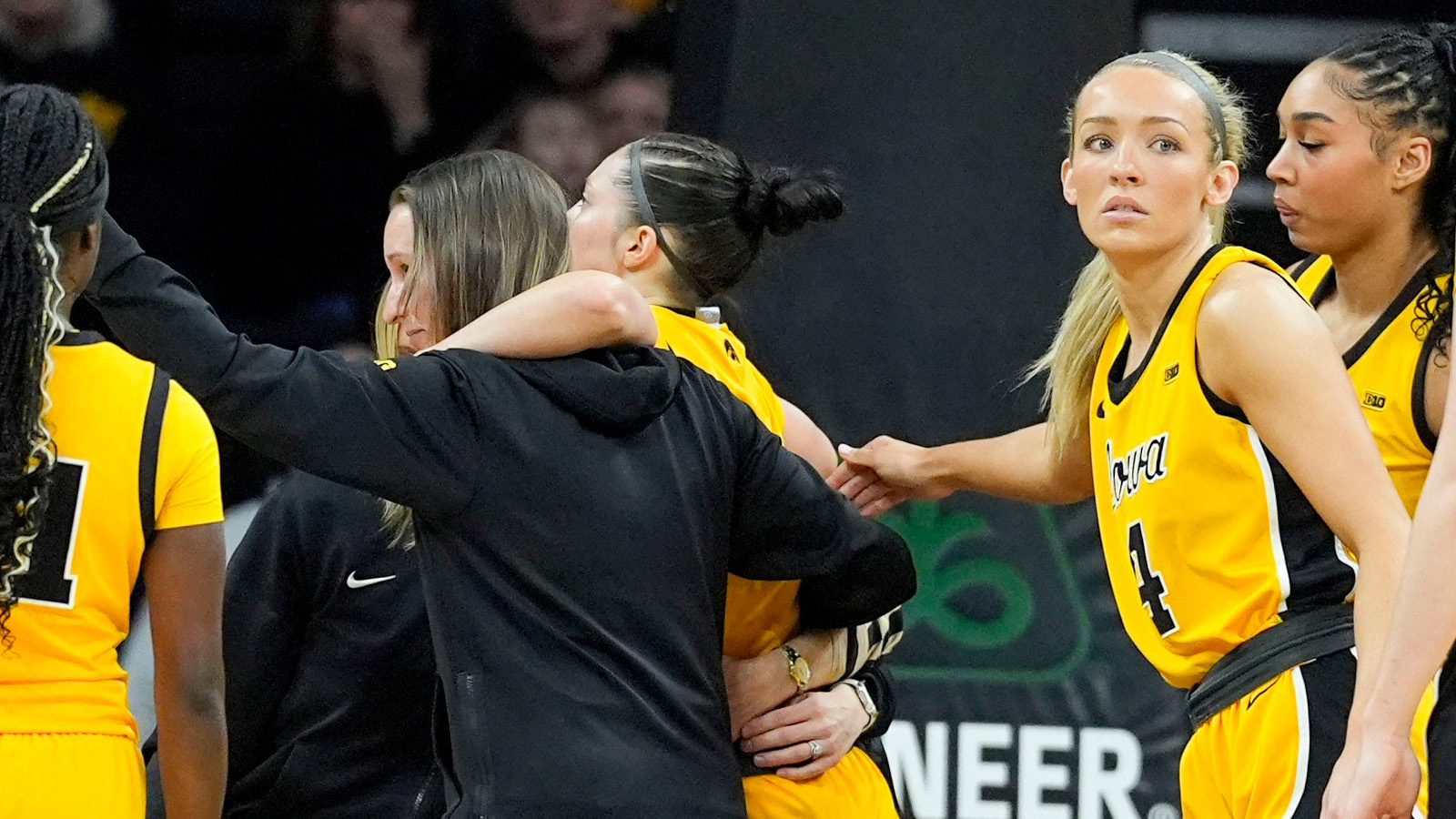 Ohio State Women’s Basketball Players Earn High Praise With Utmost Respect For Injured Opponent