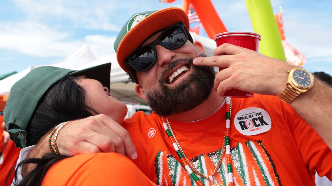 Tricia Whitaker Indiana Viral Photo Miami Football Fans Behavior Classless Rude