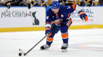 Miked-Up Islanders Player Has Hilariously Unexpected Run-In With Bird That Infiltrated The Rink Right Before He Notched An Assist