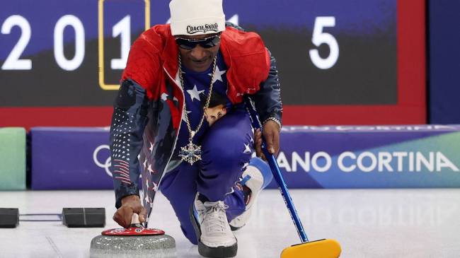 Snoop Dogg curling at 2026 Winter Olympics
