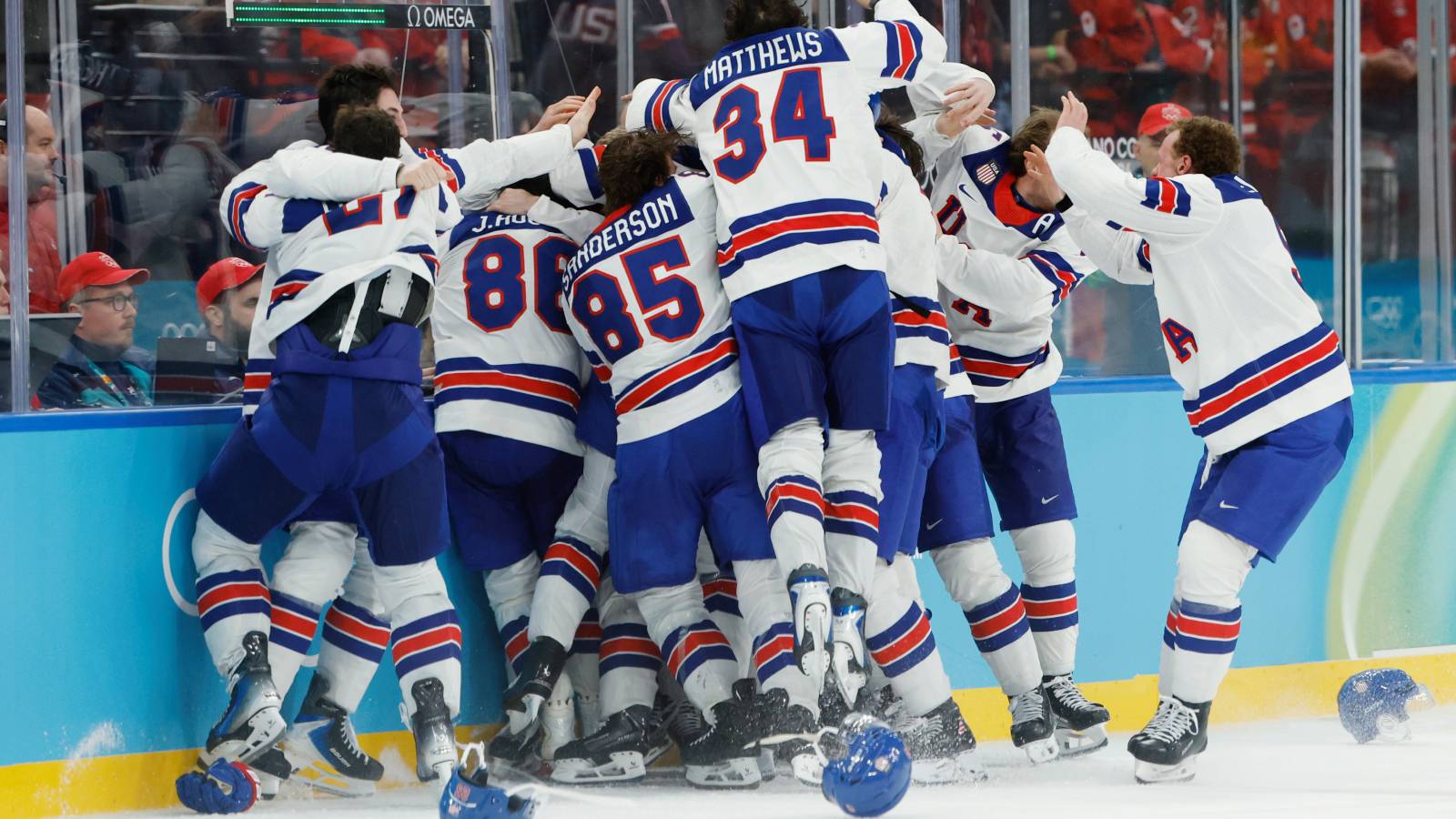Minnesota Youth Hockey Teams Stopped Their Game To Celebrate Together After Learning USA Beat Canada For The Gold (Video)