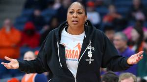 Syracuse coach Felisha Legette-Jack