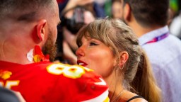 Travis Kelce Explains How Taylor Swift Really Felt About Him Returning To The Kansas City Chiefs