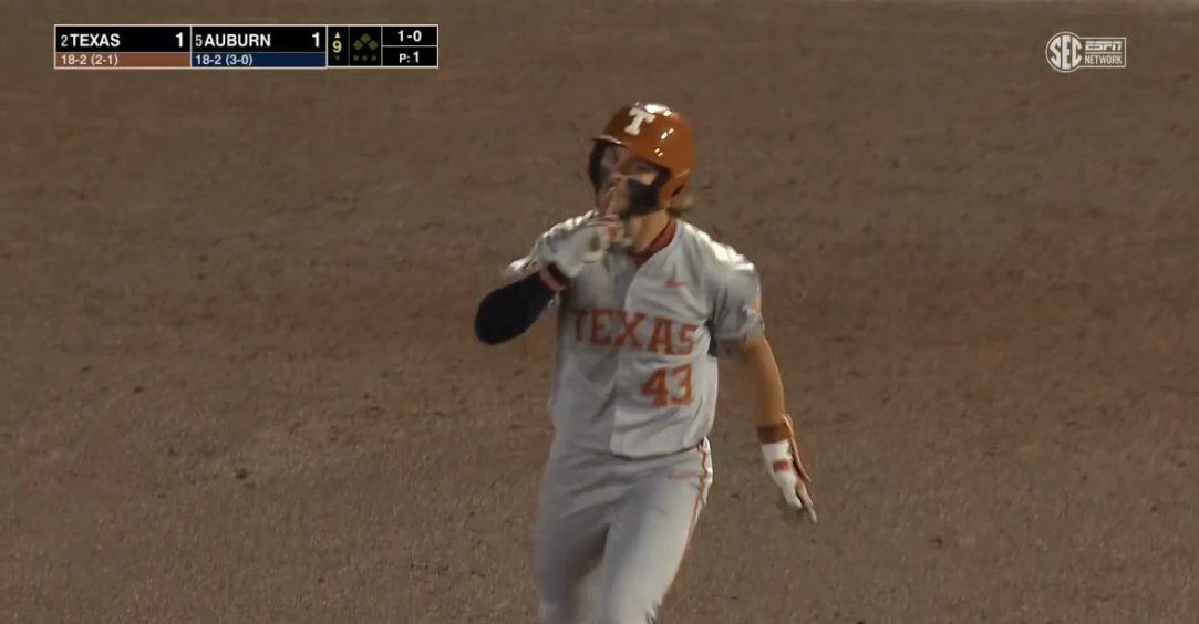 Aiden Robbins Texas Shush Crowd