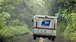 USPS Must Navigate Collapsed Roads With Hawaii Completely Underwater During Monster Six-Day Storm