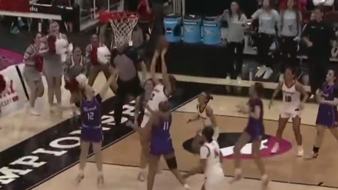 Iowa High School basketball Norwalk Dallas Center-Grimes Ava Smid Six Points 12 Seconds