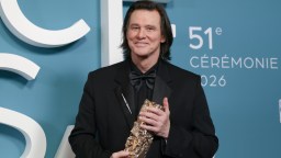 French Award Show That Sparked Viral Videos Released Statement Reassuring People That Jim Carrey Isn’t A Clone