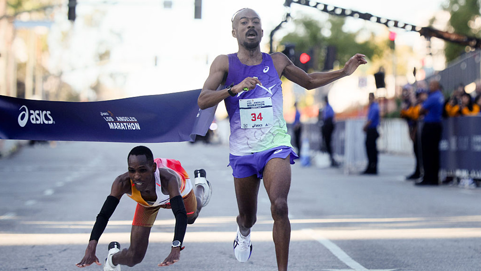 Los Angeles Marathon Ends In Chaos When Race Leader Runs Off Course The Wrong Way To Lose On Photo Finish