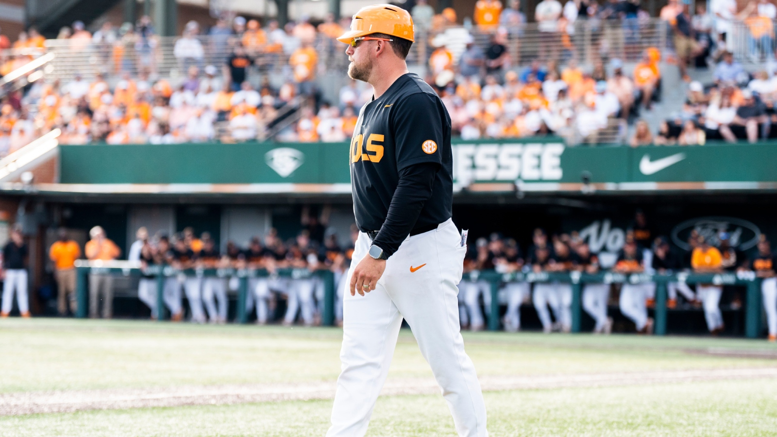 Tennessee Baseball Player Mocked For Premature Celebration As Vicious Bat Spike Ages Like Milk