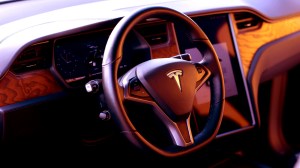 tesla-steering-wheel