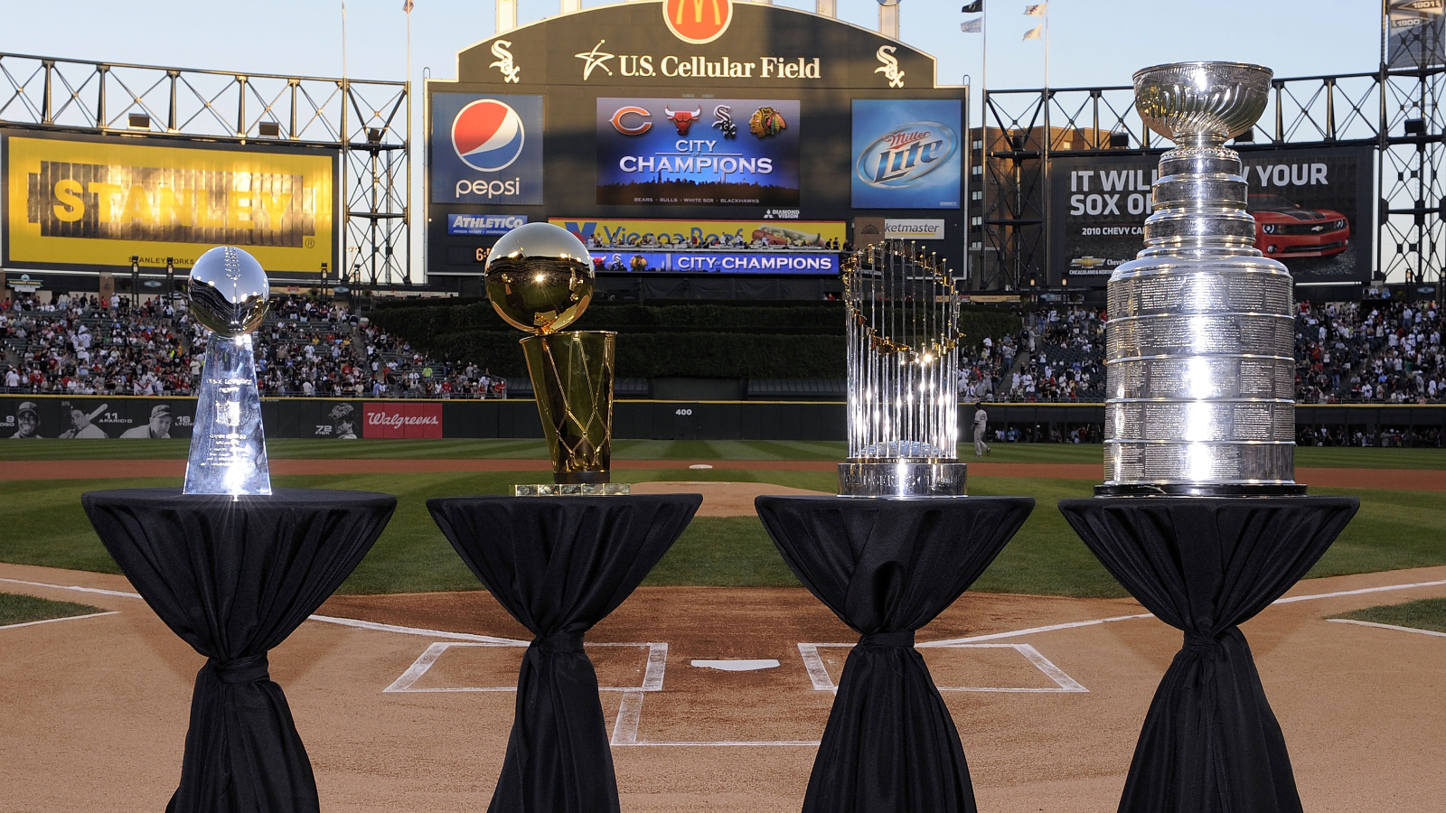 USA Sports equinox four major leagues trophies