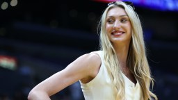 Los Angeles Sparks Star Cameron Brink Showed Off Mindblowing Washboard 10-Pack Abs At Coachella