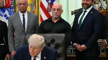 Joe Rogan Goes To White House, Stands Behind President Trump At Psychedelics Executive Order Signing