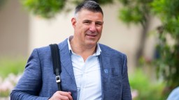 Mike Vrabel Is Being Stalked By Paparrazi & Asked Uncomfortable Questions About Dianna Russini While Being Followed To His Car