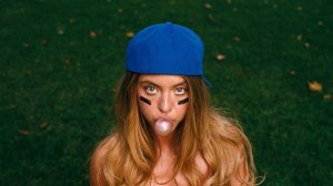 Sydney Sweeney umpire