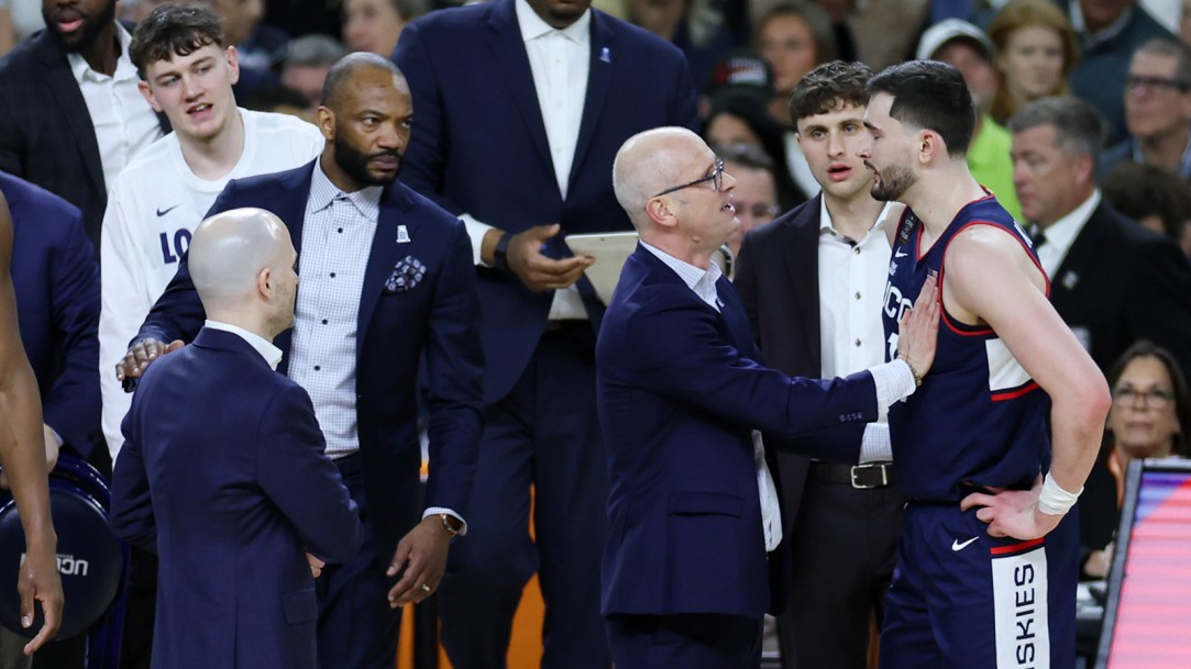 Dan Hurley Class Sportsmanship Respect Behavior Referee Handshake UConn Michigan Basketball