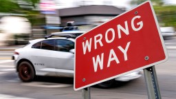 7 Times Driverless Waymo Taxis Caused Chaos By Driving The Wrong Way Into Traffic