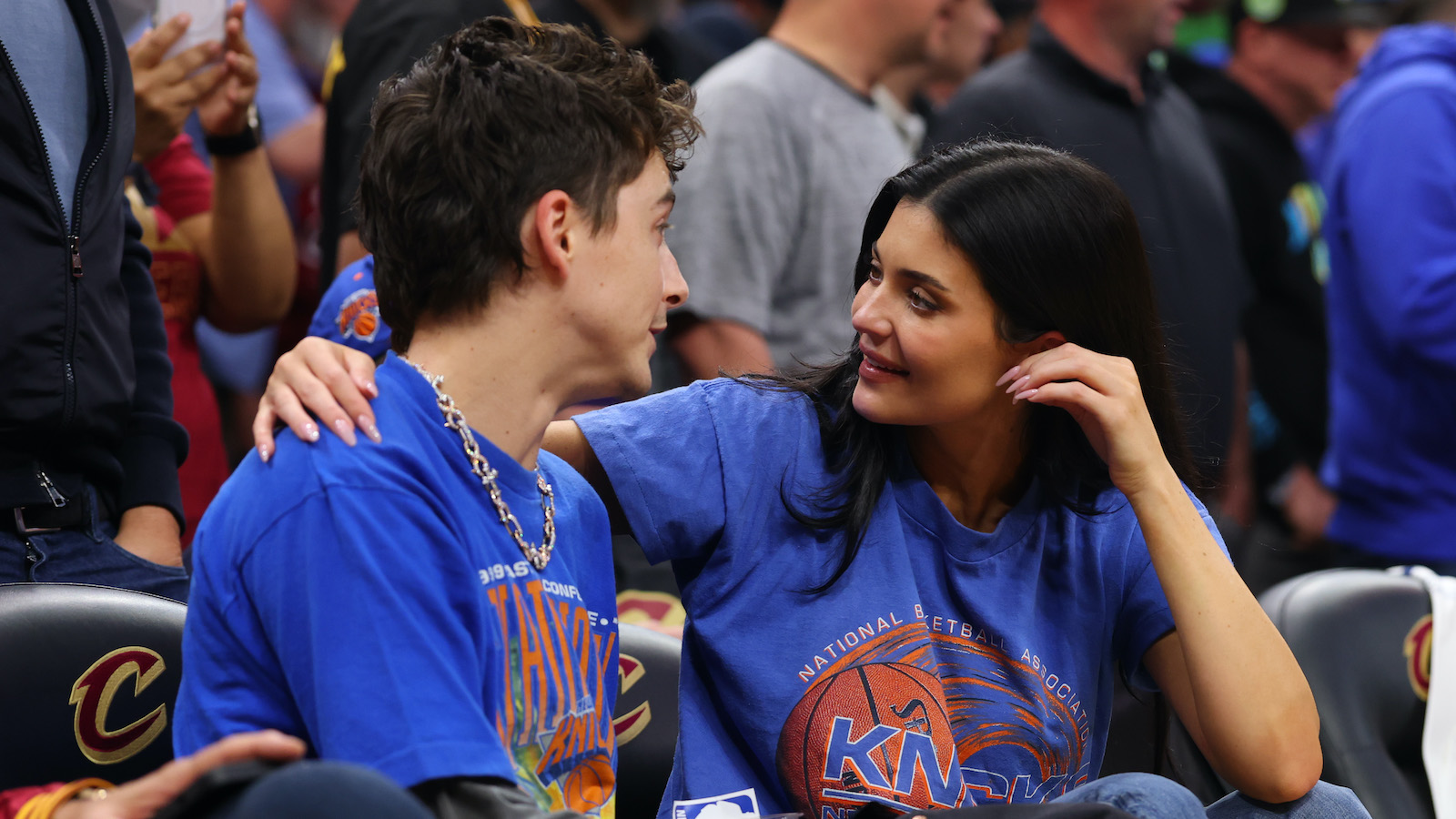 timothee chalamet kylie jenner courtside