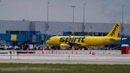 Long Lines At Michigan Airport As Spirit Airlines Cancels Flights Amid Shutdown Rumors