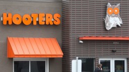 Hooters Rebranding As ‘Family Friendly’, Looking To Tone Down Waitresses Outfits